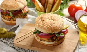Jak zrobić domowe hamburgery z mięsa mielonego, które zachwycą smakiem