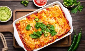 Przepis na zapiekankę z resztek pieczonego kurczaka, która zachwyci