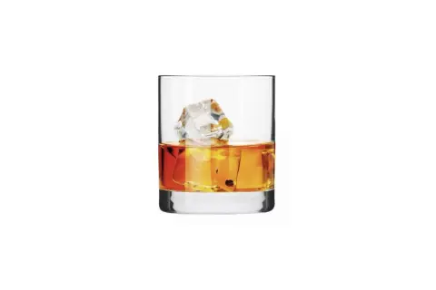 Ile ml ma szklanka do whisky? Odkryj standardowe pojemności i typy