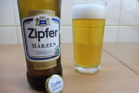 Gdzie kupić piwo Zipfer? Sprawdź najlepsze opcje i ceny