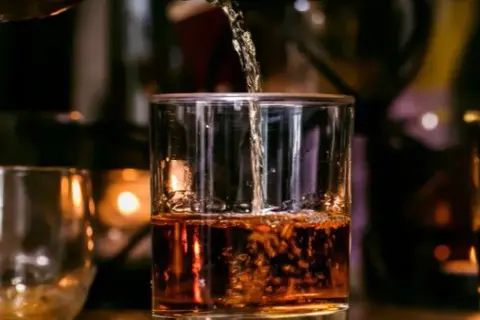 Ile promili po jednym piwie? Zaskakujące fakty o alkoholu i bezpieczeństwie