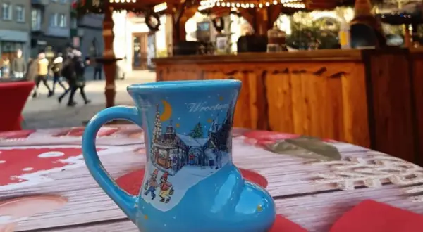 Ile kosztuje grzaniec na jarmarku we Wrocławiu? Ceny i najlepsze oferty
