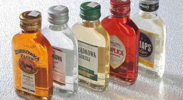 100 ml wódki ile to gram? Zaskakująca waga, której nie znasz