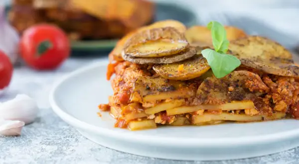Smaczna zapiekanka z tofu - prosty przepis na wegańskie danie