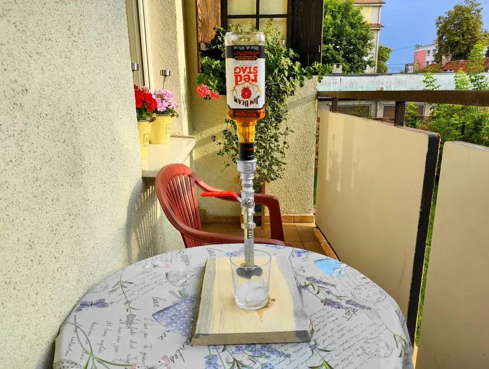 Jak zrobić nalewak do whisky, aby precyzyjnie odmierzać alkohol