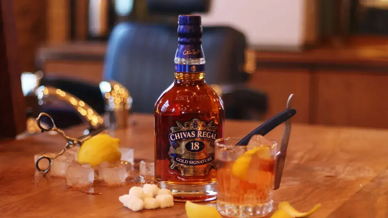 otwarta butelka whisky utlenianie